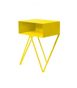 صندلی زرد رنگ